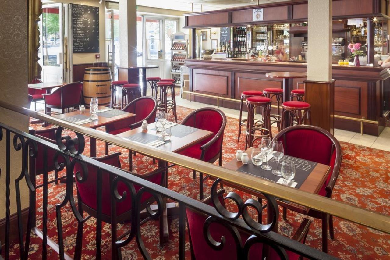 Brit Hotel Le Lion D'Or Σινόν Εξωτερικό φωτογραφία