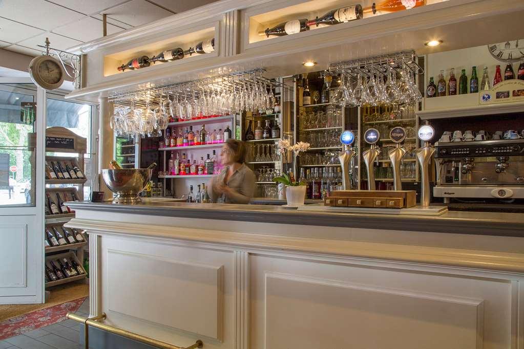 Brit Hotel Le Lion D'Or Σινόν Εστιατόριο φωτογραφία