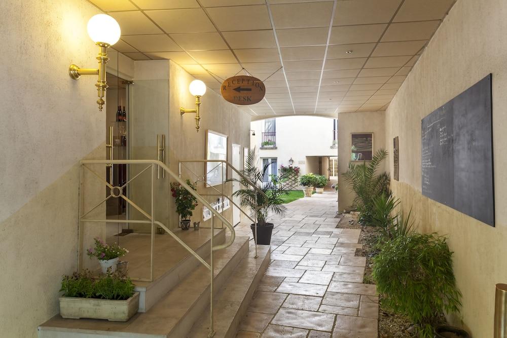 Brit Hotel Le Lion D'Or Σινόν Εξωτερικό φωτογραφία