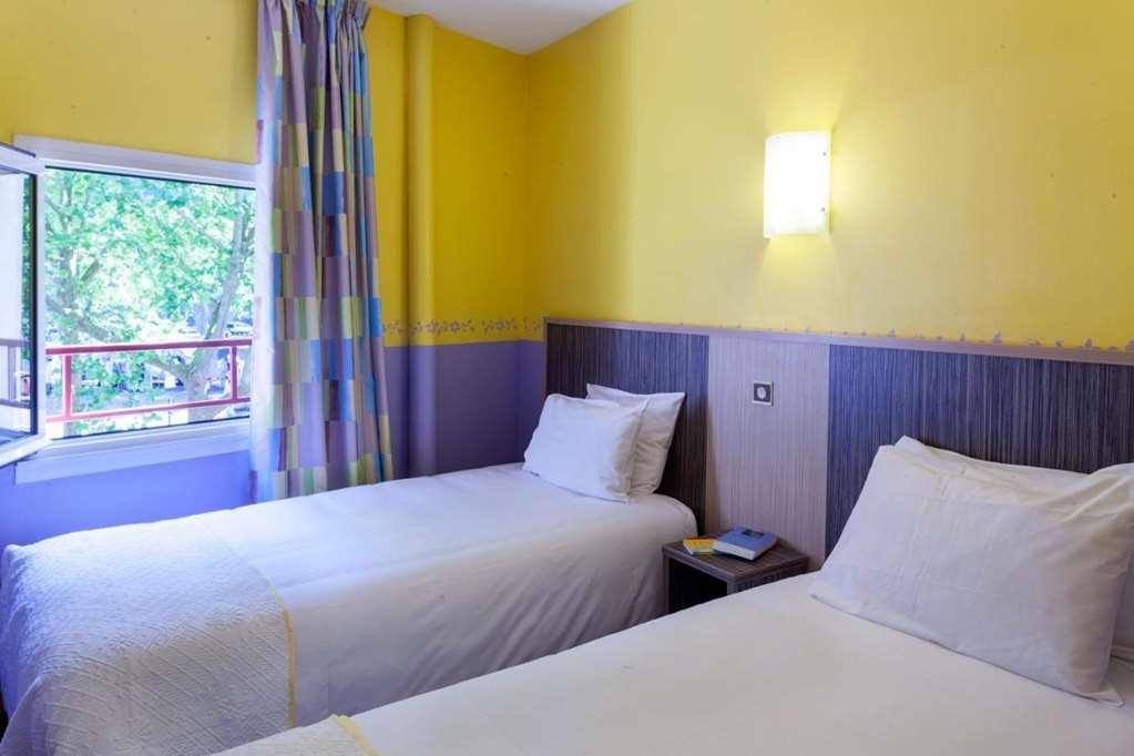 Brit Hotel Le Lion D'Or Σινόν Δωμάτιο φωτογραφία