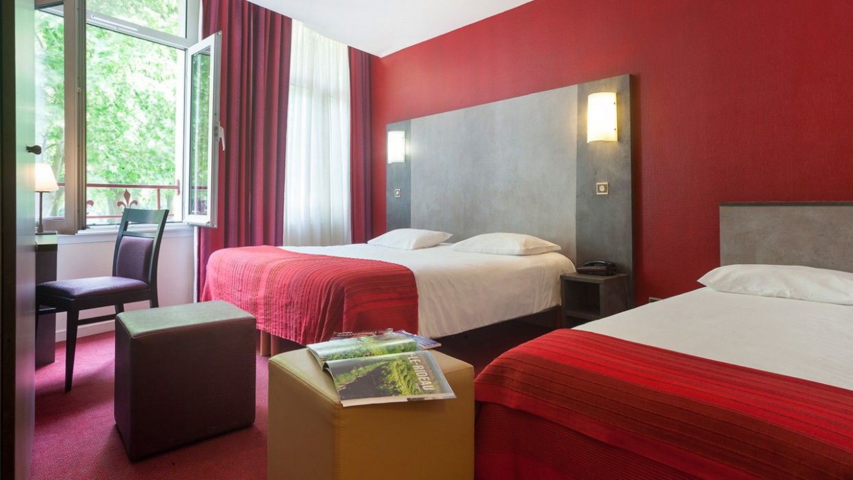 Brit Hotel Le Lion D'Or Σινόν Εξωτερικό φωτογραφία